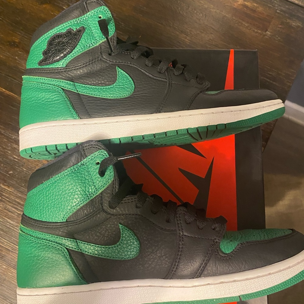 Air Jordan 1 Retro High OG ‘Pine Green’ - Picture 1 of 3